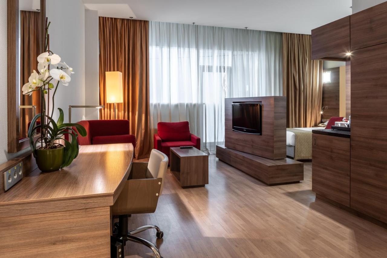 Ramada Encore Kiew Exterior foto